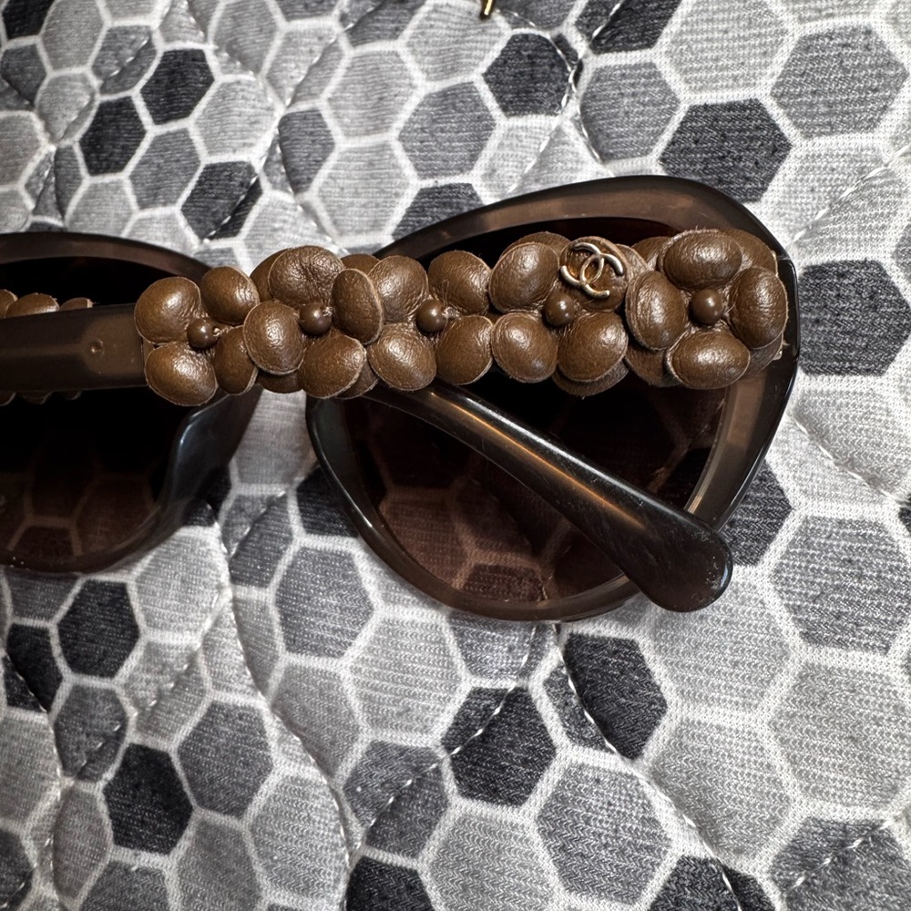 Authentic Chanel brown sunglasses - Picture 5 of 9